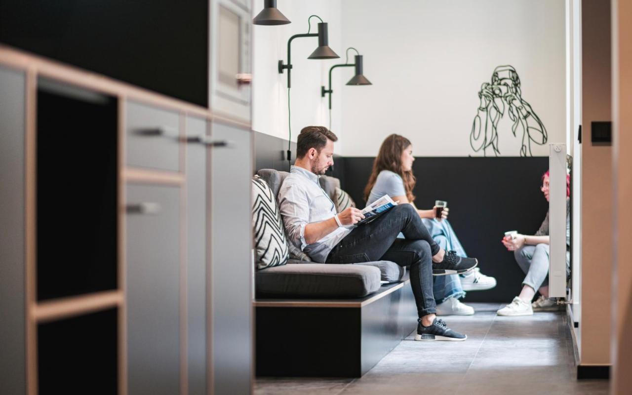 Moliving - Design Hotel & Apartments Duesseldorf-Нойс Екстериор снимка